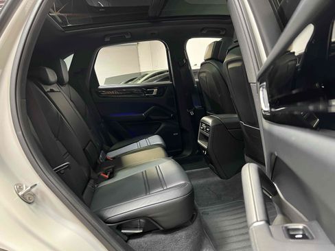 Used 2020 Porsche Cayenne E-Hybrid AWD/4WD image 44