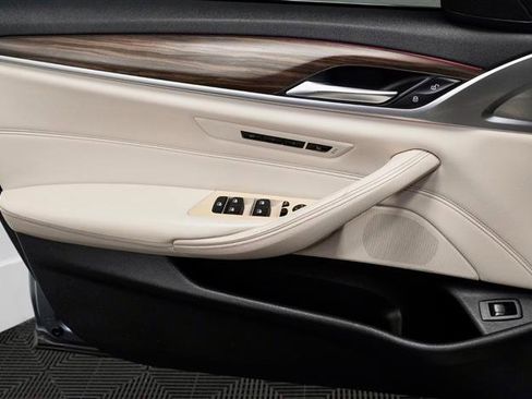 Used 2018 BMW 540i image 40