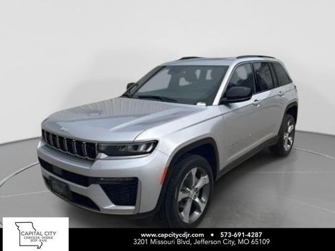 New 2026 Jeep Grand Cherokee Limited AWD/4WD image 1