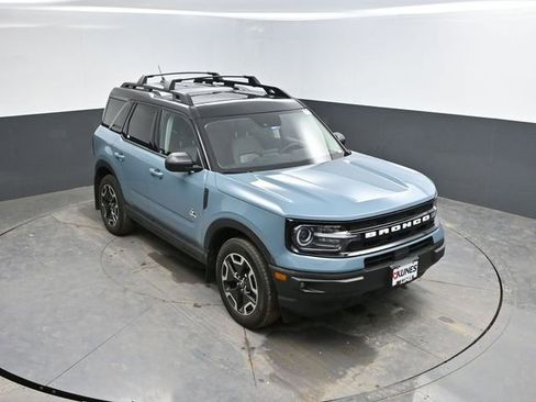 Used 2023 Ford Bronco Sport Outer Banks w/ Tech Package AWD/4WD image 37