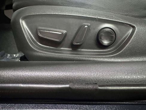 Used 2020 Toyota Camry XLE FWD image 23