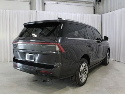 New 2026 Lincoln Navigator Reserve AWD/4WD image 25