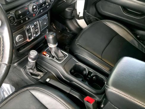 Used 2020 Jeep Wrangler Unlimited Sahara w/ Uconnect 4C Nav & Sound Group image 16