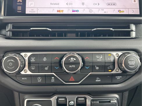 New 2026 Jeep Gladiator Mojave AWD/4WD image 28