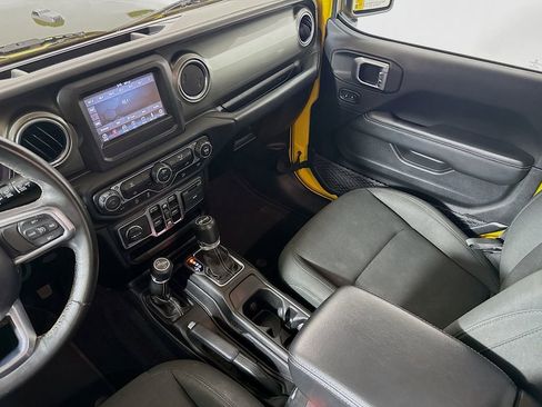 Used 2019 Jeep Wrangler Unlimited Sahara image 20