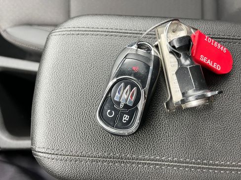 Used 2025 Buick Encore GX Preferred image 18