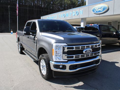 Used 2023 Ford F250 XLT image 1
