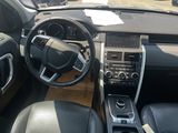 Used 2019 Land Rover Discovery Sport HSE image 2