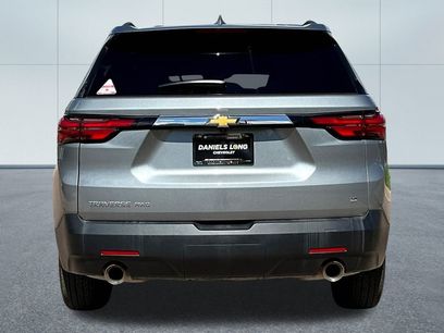 Used 2023 Chevrolet Traverse LT