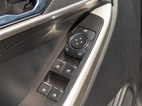 Used 2022 Ford Explorer XLT w/ Equipment Group 202A image 13