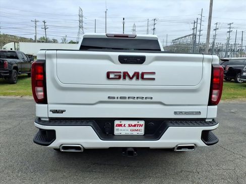 Used 2022 GMC Sierra 1500 Elevation w/ X31 Off-Road Package AWD/4WD image 6