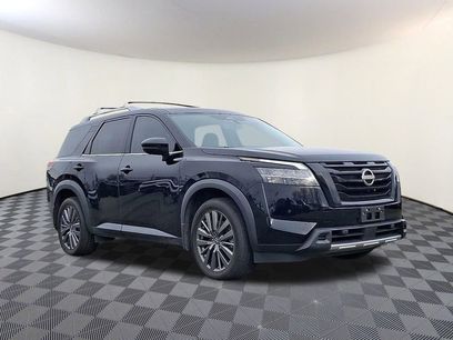 Used 2023 Nissan Pathfinder SL w/ SL Premium Package