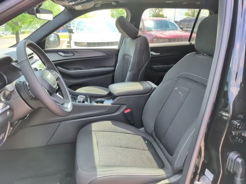 New 2026 Jeep Grand Cherokee L Laredo AWD/4WD image 23