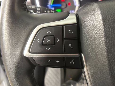 Used 2023 Toyota Highlander XLE image 25