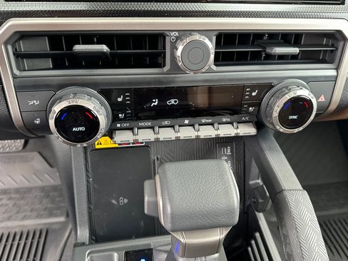New 2026 Toyota 4Runner Limited AWD/4WD image 23