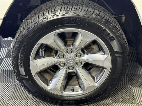 Used 2019 RAM 1500 Limited image 11