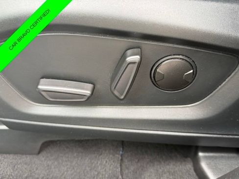 Used 2023 Ford Explorer XLT AWD/4WD image 27