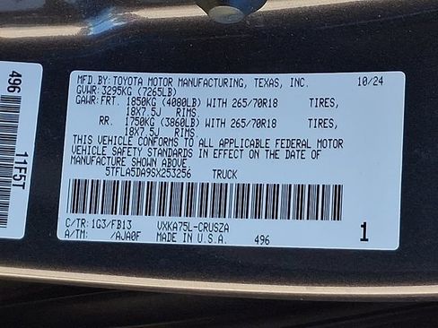 Used 2025 Toyota Tundra SR5 w/ TRD Off-Road Package AWD/4WD image 28