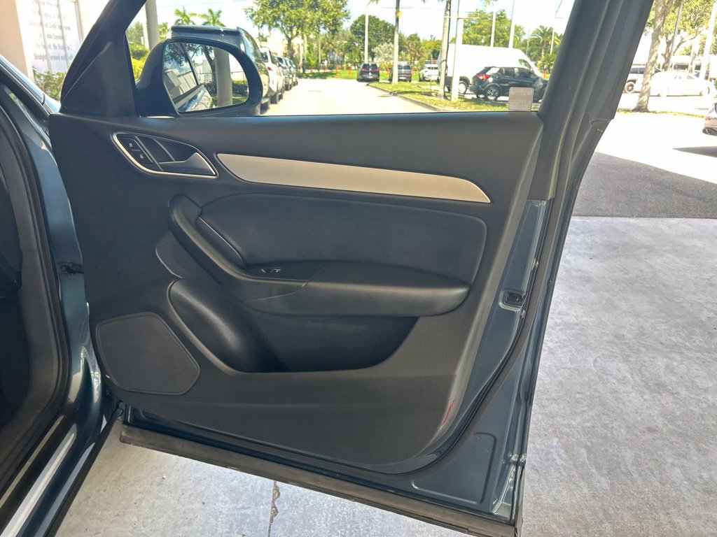 Used 2018 Audi Q3 2.0T Premium FWD image 25
