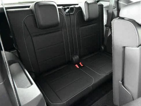 Used 2021 Volkswagen Tiguan SE R-Line image 14