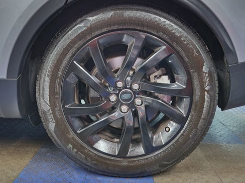 Used 2018 Land Rover Discovery HSE image 73