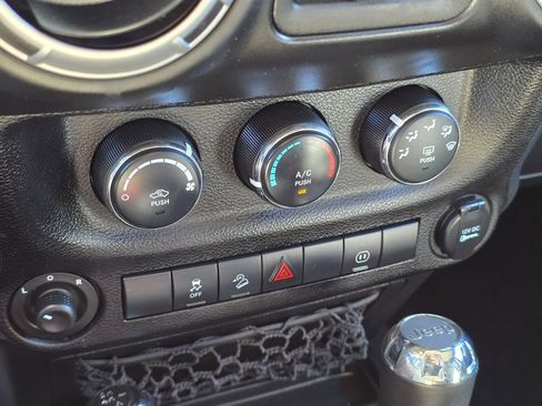 Used 2011 Jeep Wrangler Unlimited Sahara w/ Dual Top Group image 30