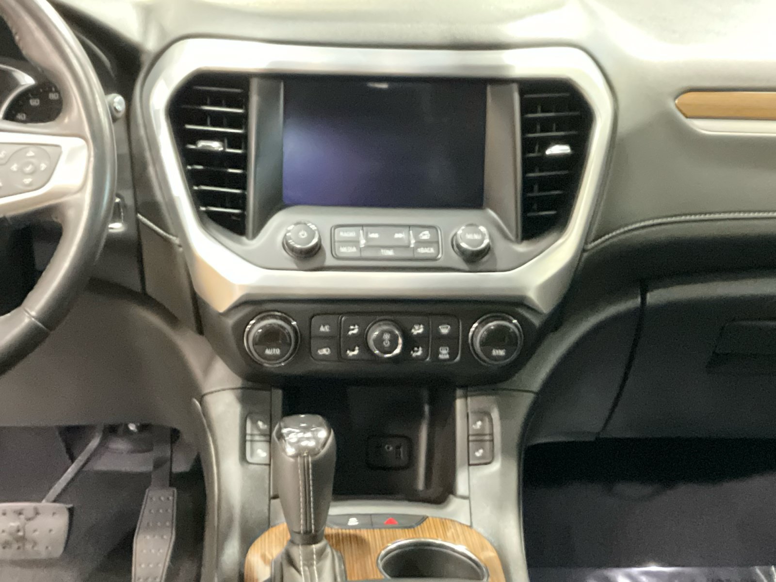 Used 2019 GMC Acadia SLE w/ Driver Alert Package I AWD/4WD image 12