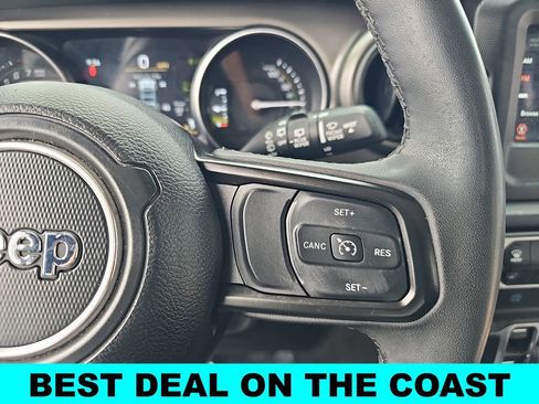 Used 2023 Jeep Wrangler Unlimited w/ Cold Weather Group image 17