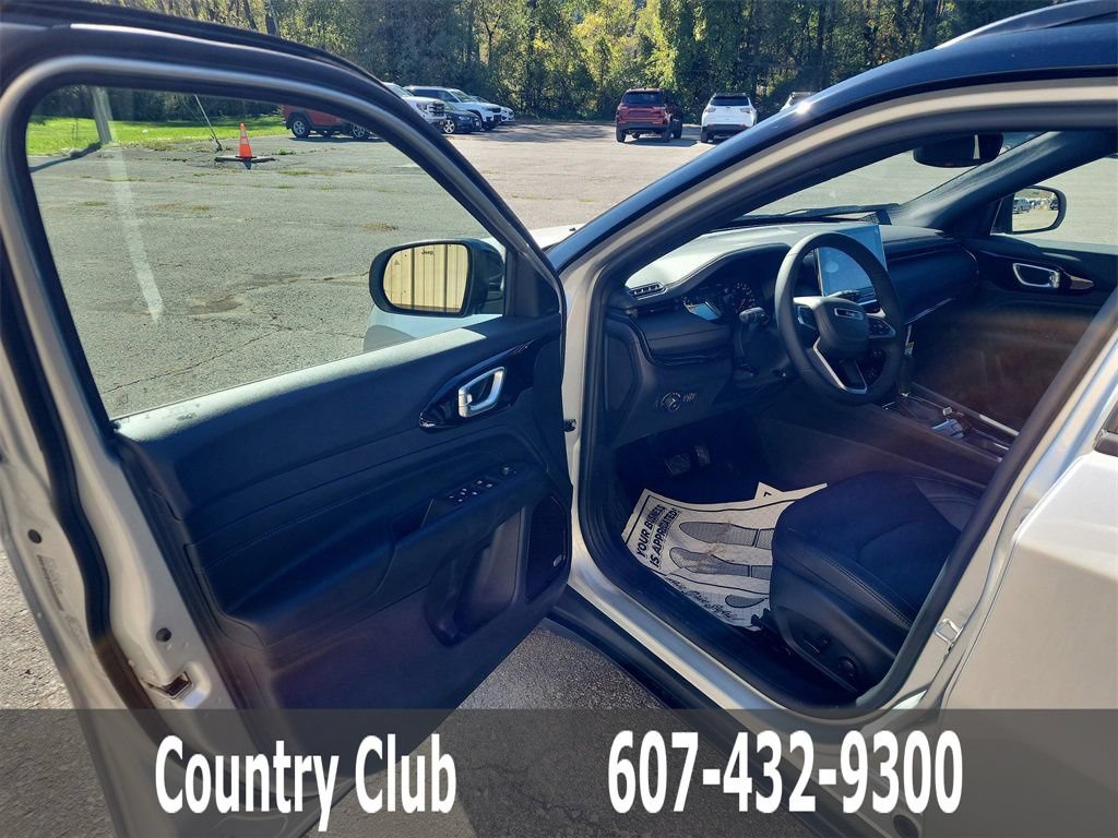 New 2025 Jeep Compass Limited w/ Sun & Sound Group AWD/4WD image 10