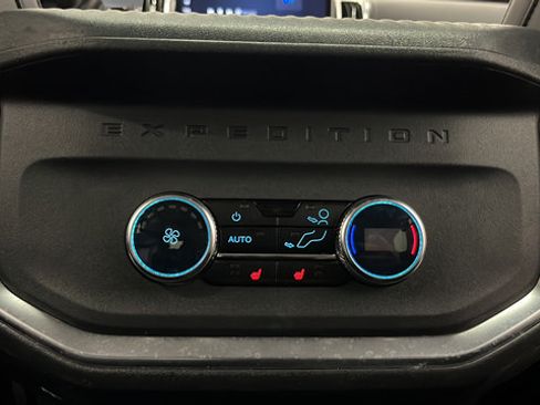 Used 2025 Ford Expedition Platinum AWD/4WD image 45
