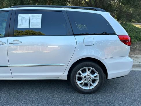 Used 2005 Toyota Sienna XLE Limited FWD image 19