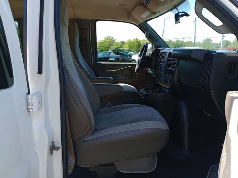 Used 2017 Chevrolet Express 2500 LS RWD image 28