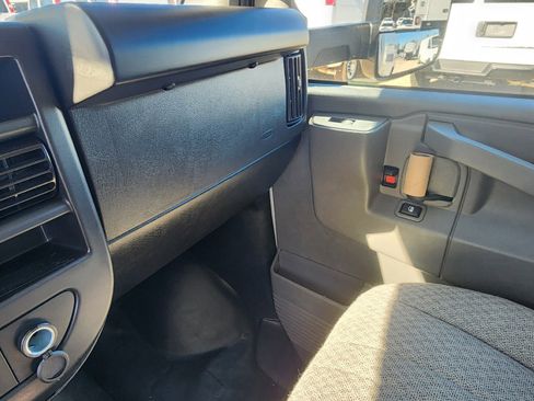 New 2024 Chevrolet Express 3500 w/ Power Convenience Package image 30