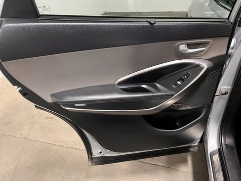 Used 2017 Hyundai Santa Fe Limited image 16