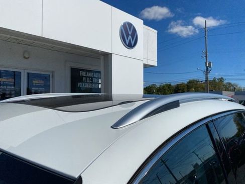 New 2025 Volkswagen Tiguan SE image 14