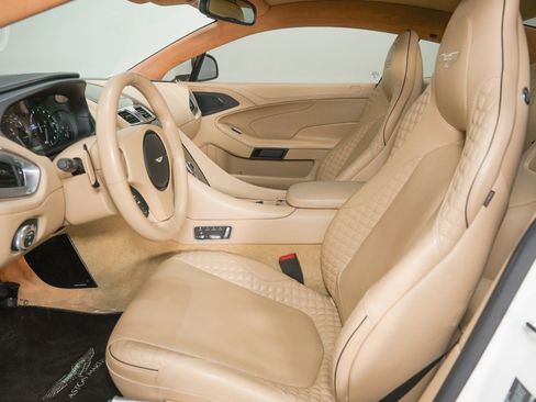 Used 2014 Aston Martin Vanquish Coupe image 35