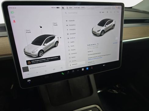 Used 2022 Tesla Model Y Long Range image 23