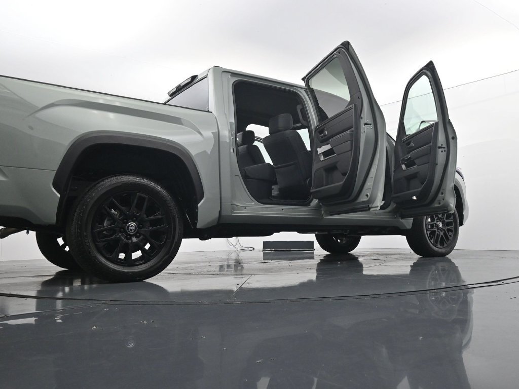 Used 2026 Toyota Tundra Limited AWD/4WD image 43