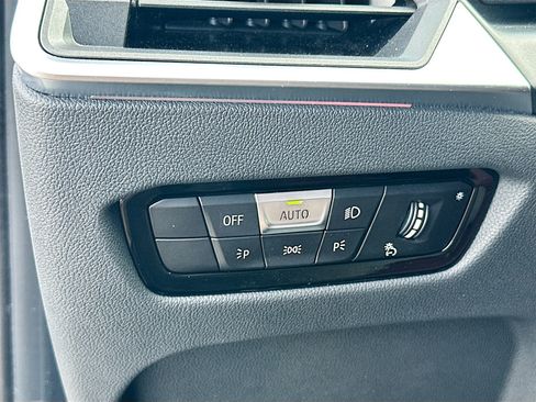 Used 2023 BMW 330i Sedan w/ Premium Package RWD image 10