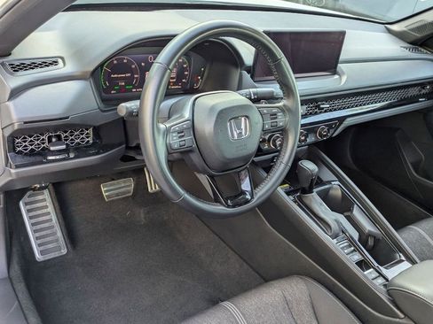 Used 2025 Honda Accord Sport image 5