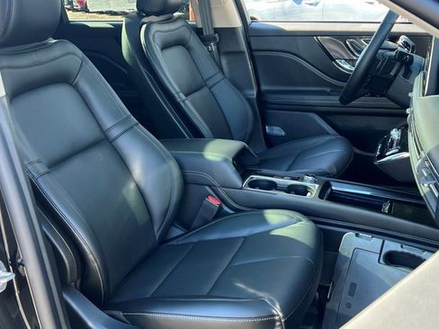 New 2026 Lincoln Corsair Premiere image 8