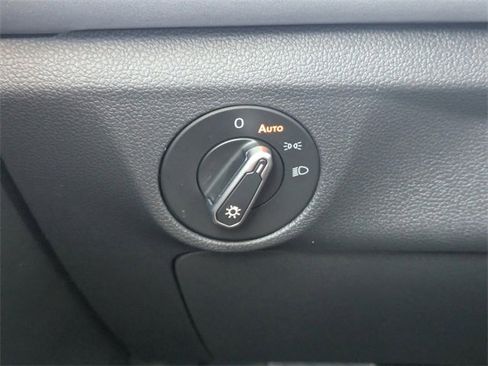 New 2026 Volkswagen Jetta SE image 25