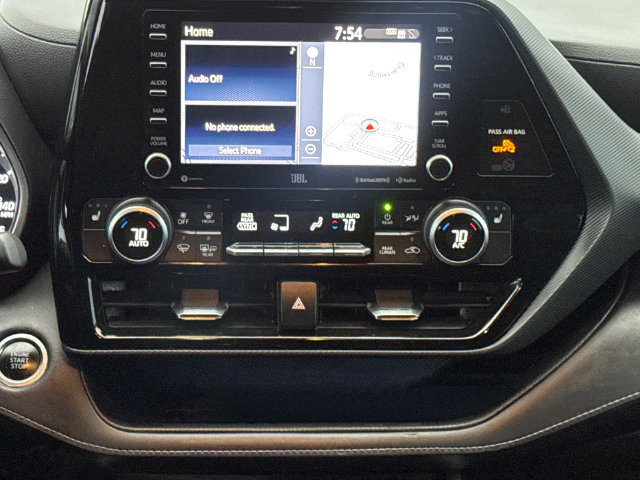 Used 2021 Toyota Highlander XSE FWD image 11