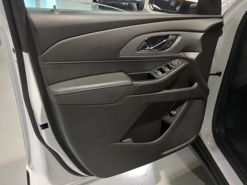 Used 2023 Chevrolet Traverse LT AWD/4WD image 12