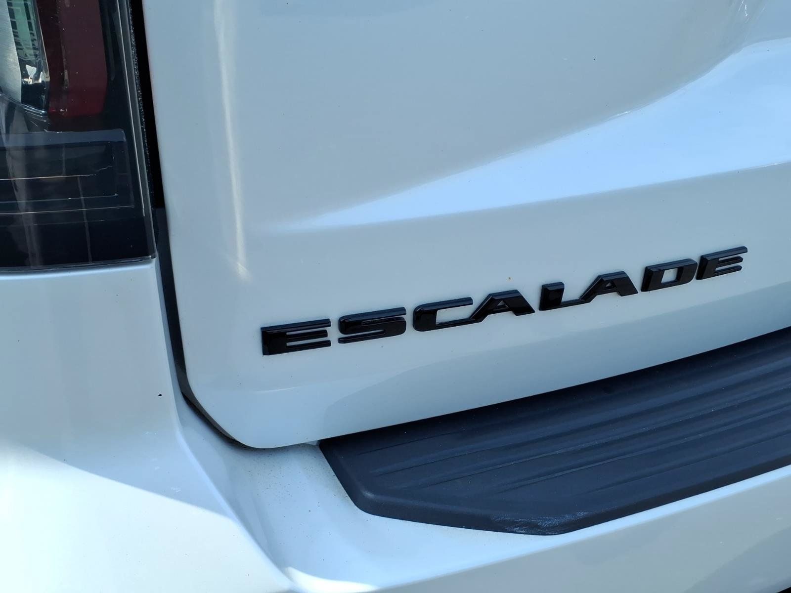 Used 2022 Cadillac Escalade Sport w/ Touring Package AWD/4WD image 8