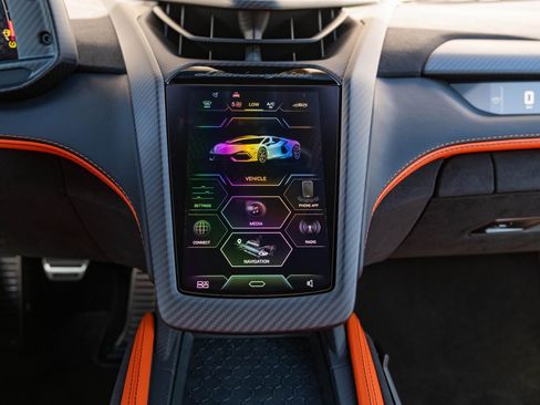 Used 2025 Lamborghini Revuelto image 15