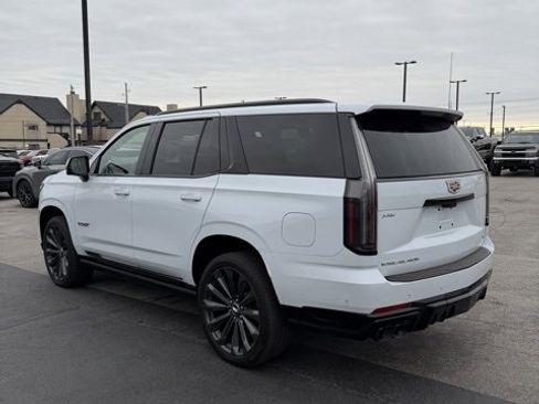 Used 2026 Cadillac Escalade V image 3