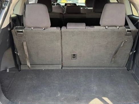 Used 2021 Toyota Highlander LE AWD/4WD image 11