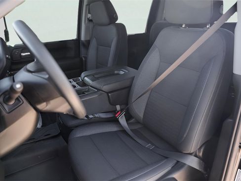 Used 2024 Chevrolet Silverado 2500 Custom w/ Custom Value Package image 7