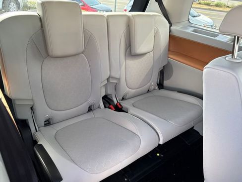 New 2025 Volkswagen ID. Buzz 1st Edition image 23